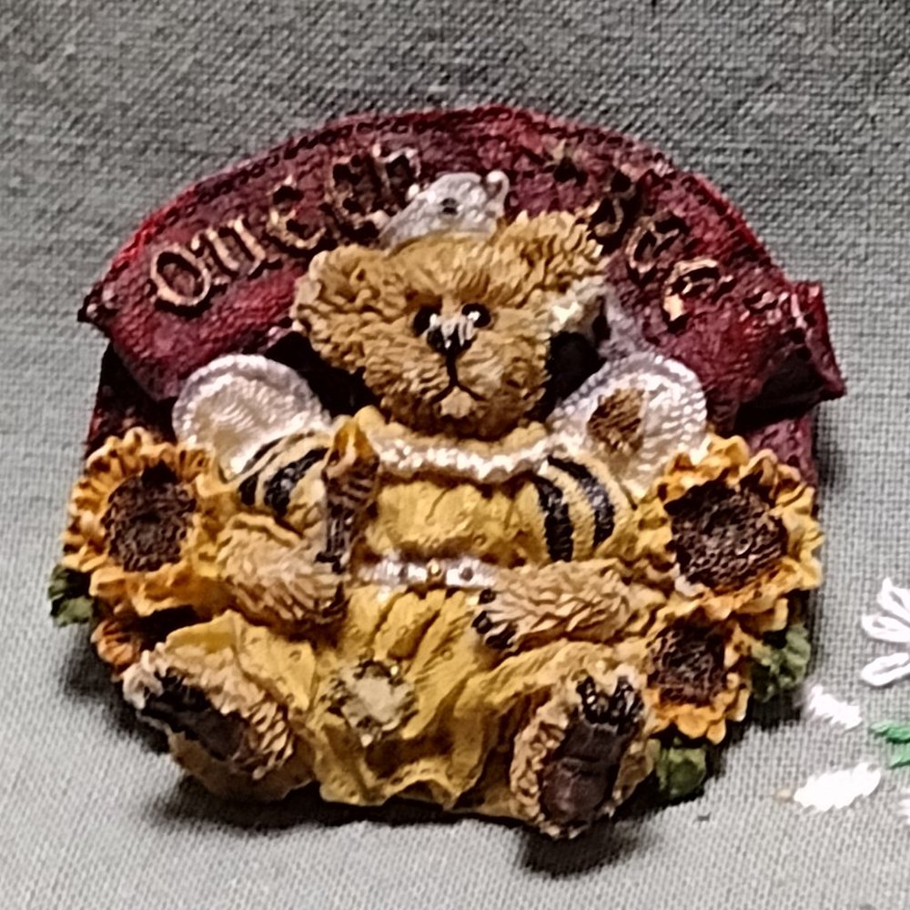 Queen Bee Pin